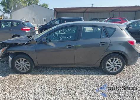2013 Mazda 3 I Touring z USA, uszkodzony, nr VIN JM1BL1L75D1763842